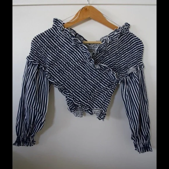 NWT ZARA crop blouse. Sz Medium. This is gorgeous. Tags on - Picture 1 of 16